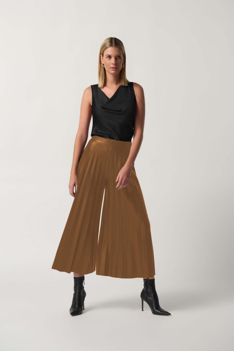 Women Joseph Ribkoff | Joseph Ribkoff Pleated Faux Leather Culotte In Nutmeg 233109