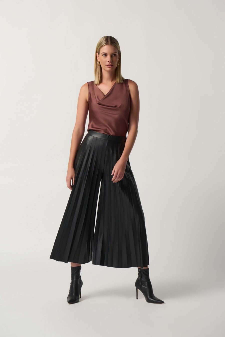 Women Joseph Ribkoff | Joseph Ribkoff Pleated Faux Leather Culotte In Black 233109